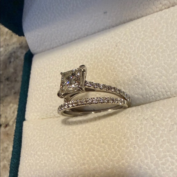 2 set 14k white gold 2 Carats VS princess cut Engagement Ring 
Certified by IGI - Picture 5 of 10